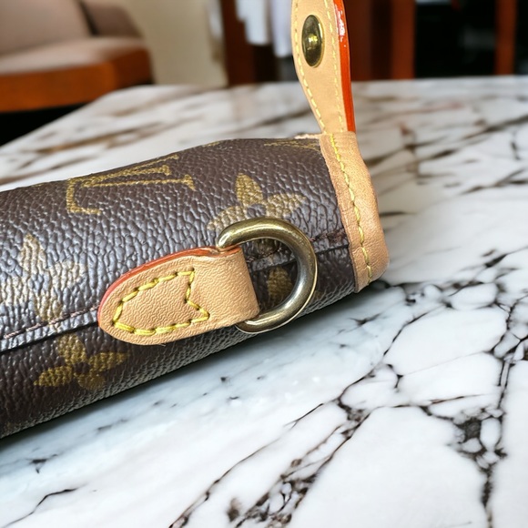 ❤️❤️SOLD❤️❤️Louis Vuitton fold me pouch crossbody - Picture 7 of 8